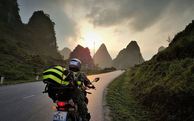 trang phục đi phượt