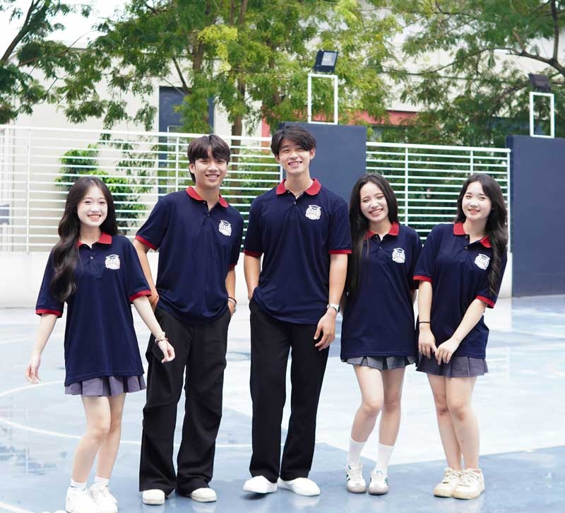 đồng phục màu đen