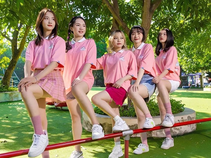 đồng phục màu hồng